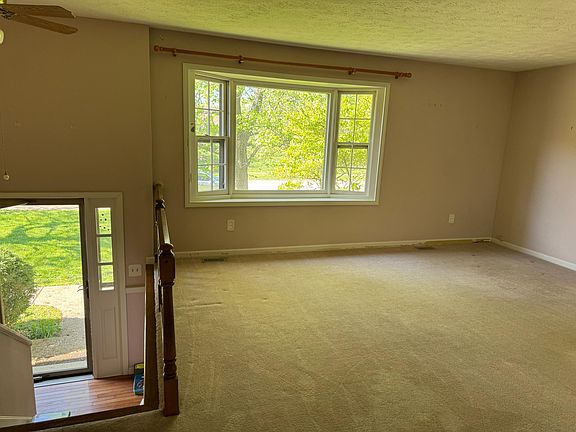 3rd image of 211 Dove Park