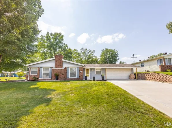 214 N Point Rd, Fairview Heights, IL 62208