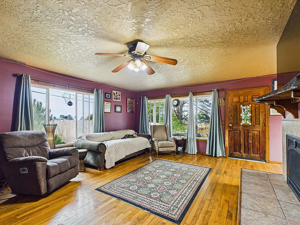 1st image of 2284 Parkwood Blvd
