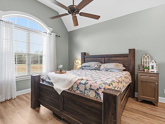 4th image of 204 Zion Cove Ln