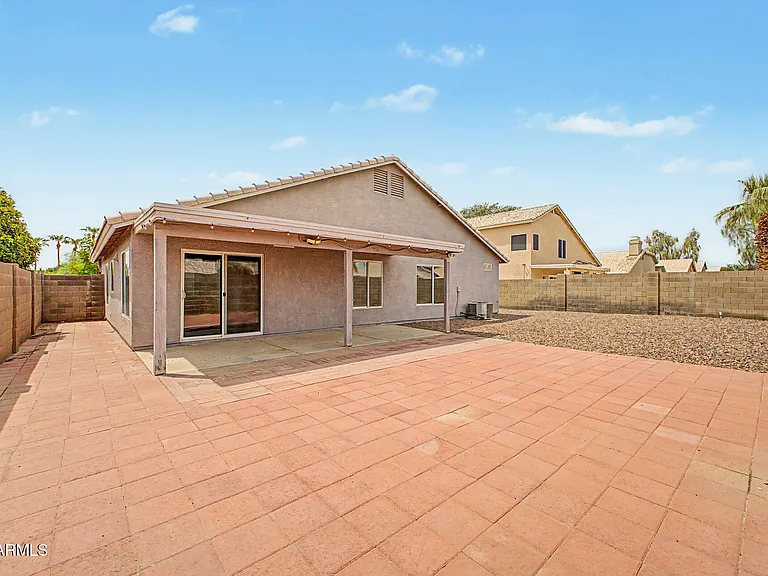 308 W Liberty Ln — Photo 34