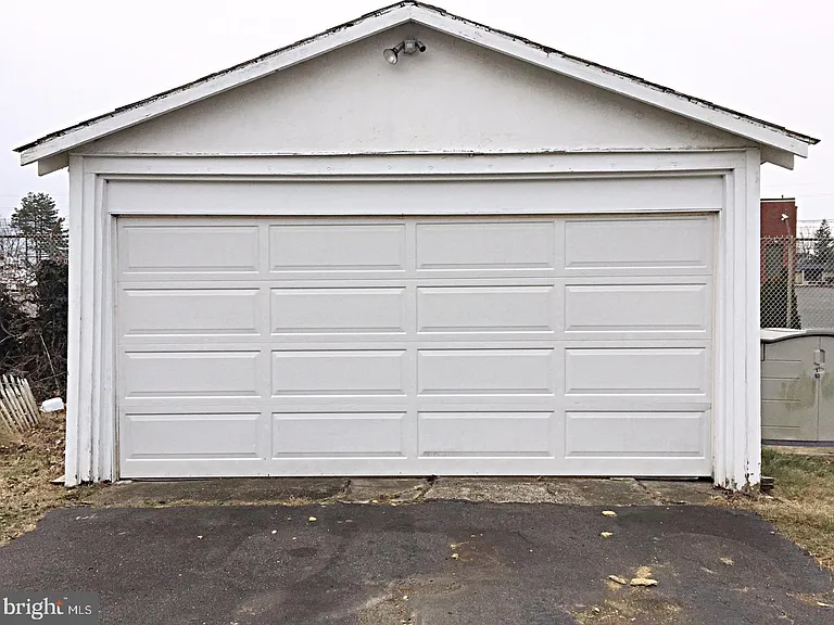 721 Mayflower Ave — Photo 18