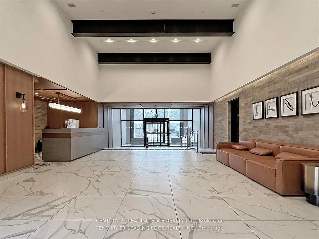 3 bed, $2,900 — Photo 2