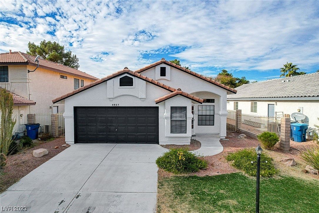 4937 Fiesta Lakes St