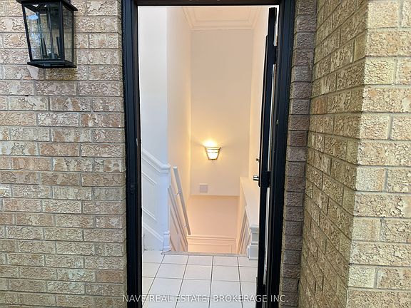 3rd image of 86 Elgin Mills Rd W #Basement