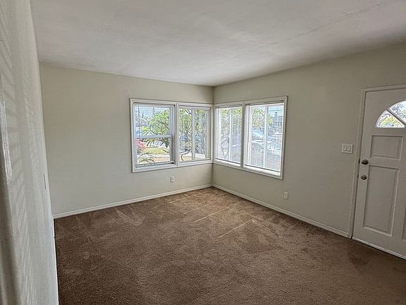 4th image of 4542 N Lakewood Blvd #4546