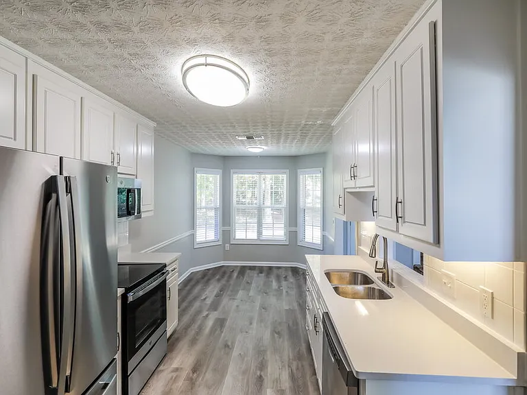 663 Stonecrest Dr — Photo 6