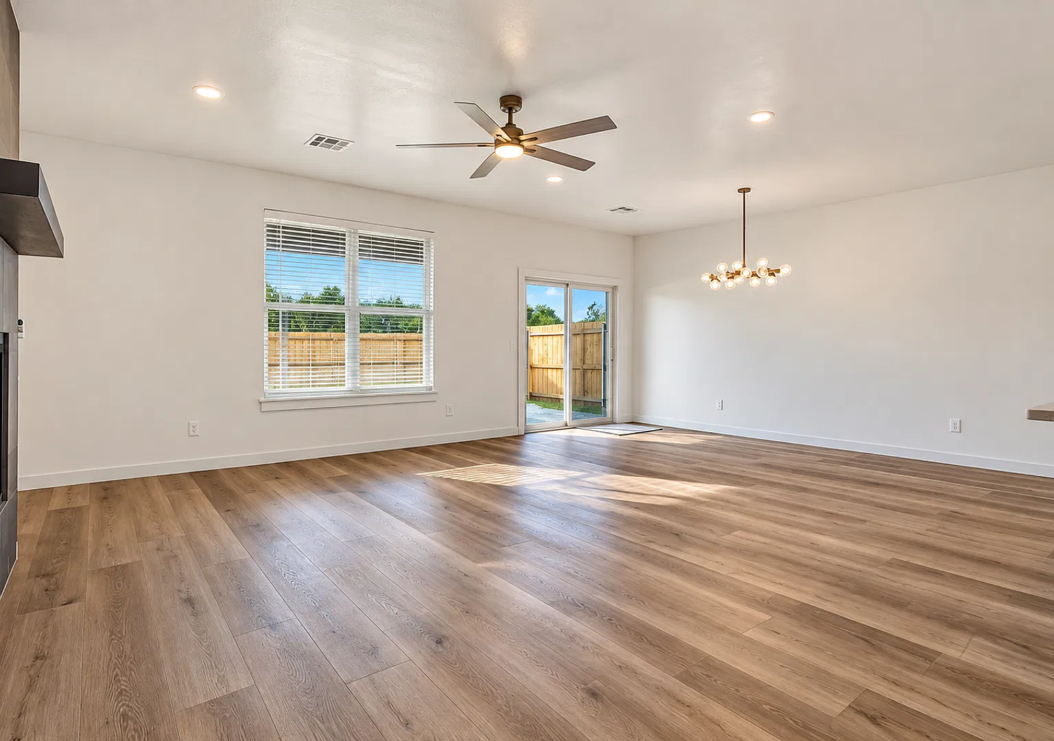 Spacious 4-Bedroom Home with 3 Full Bathrooms & 2-Car Garage in Yukon, OK! — Photo 3