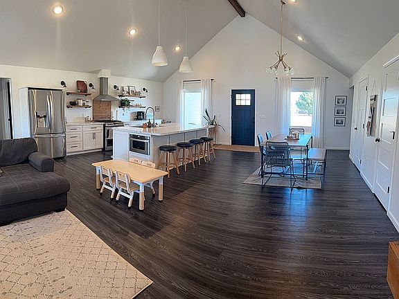 Kitchen/Dining