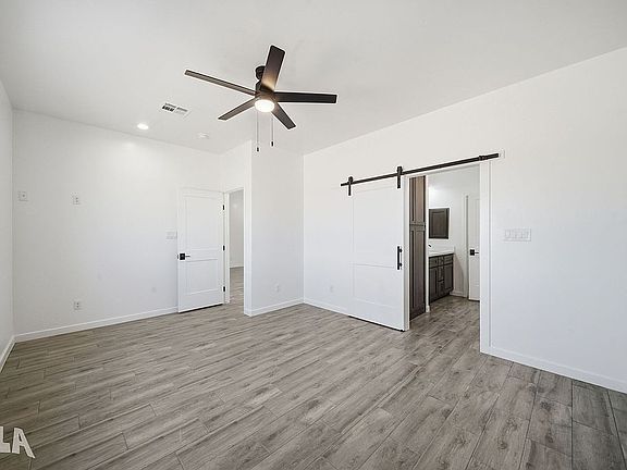 5th image of 5109 E Los Olivos Dr