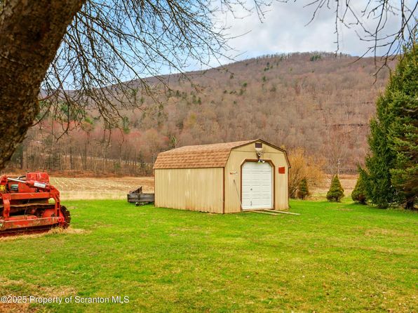 110 Bluegrass Rd, Tunkhannock, PA 18657