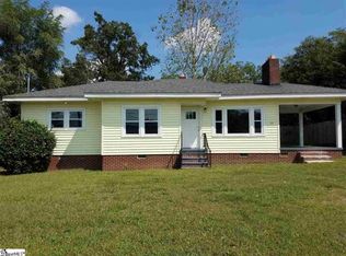 106 John St, Greer, SC 29651