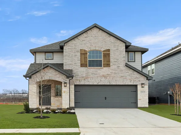 1613 Meadow Crest Dr, Aubrey, TX 76227