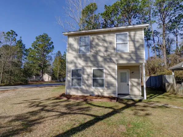 144 Charter Dr, Wilmington, NC 28403