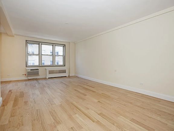 2nd image of 160 E 27th St APT 10D