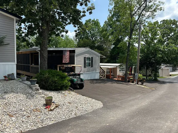 16 Rosepetal Dr, Branson West, MO 65737