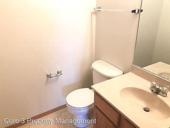 5th image of 28 Fetzer Ct APT 09