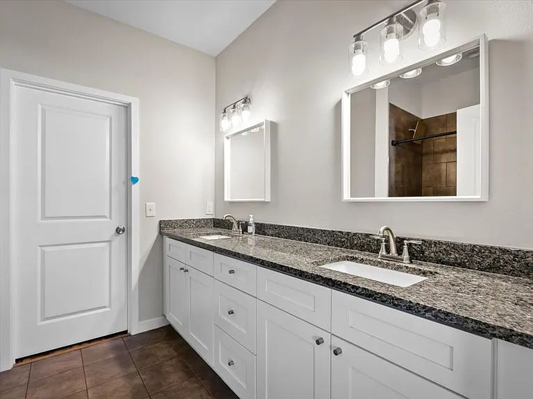 700 Hamilton Ave — Photo 12