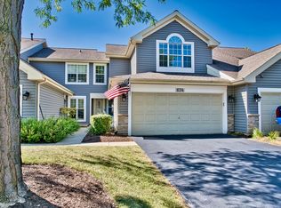 1074 Ridgefield Cir, Carol Stream, IL 60188