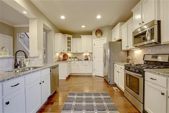 2nd image of 7412 Swindon Lot 34