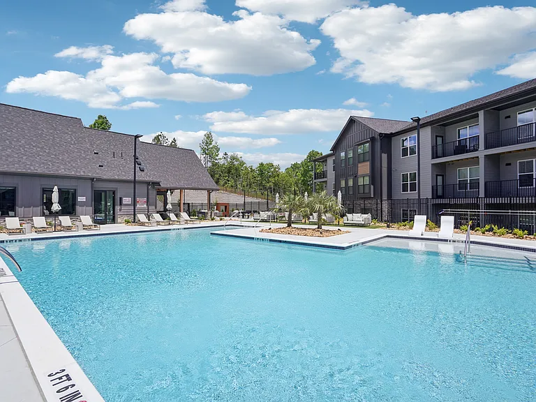 The Pullman Luxury Apartments — Photo 24