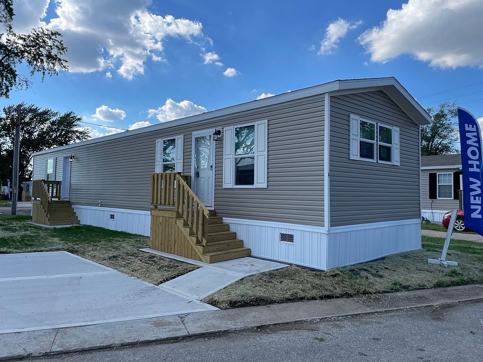 1st image of 4 Forsythia Dr