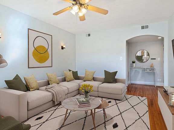 3rd image of 3728 W Wilson Ave #1