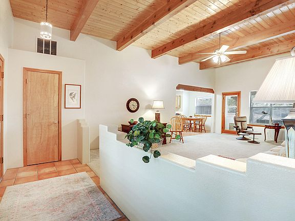 5-Entry Hall-Living Room