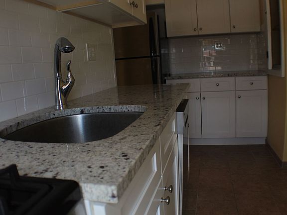 4th image of 2820 37th St APT 1
