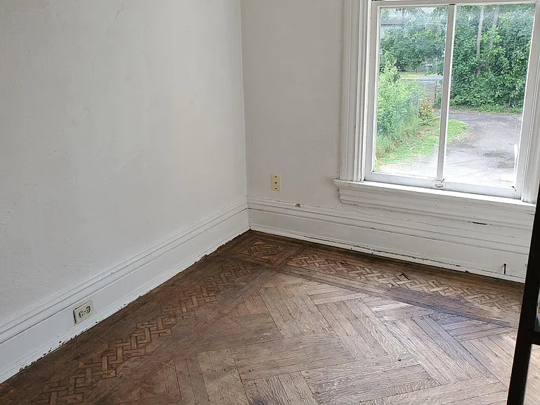 387 S River St #2 — Photo 5