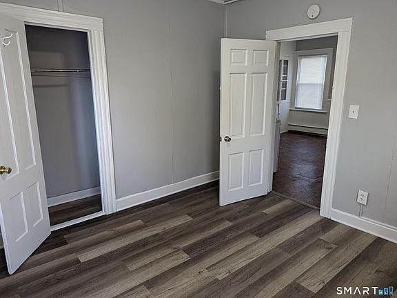 5th image of 105 Rhodes St