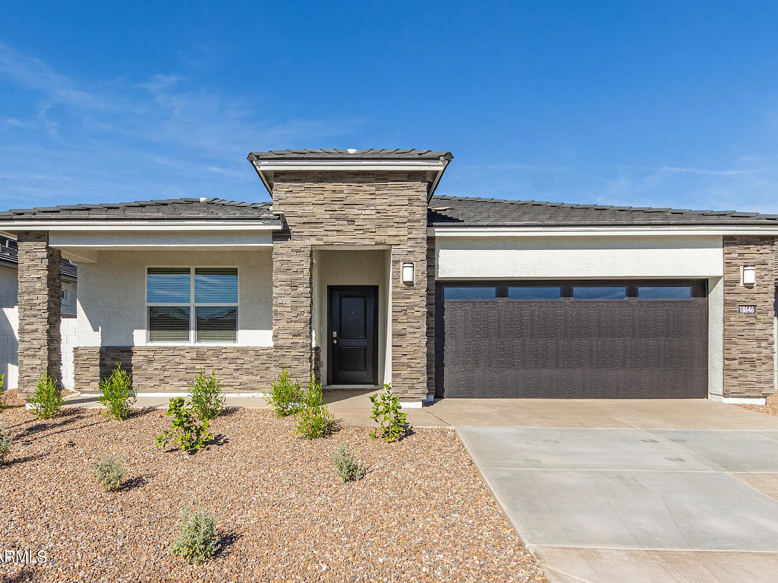 4 bed, 2.0 bath, 1836 sqft, $1,950 — Photo 2