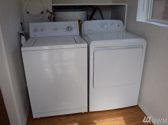 3rd image of 226 E Juniper St