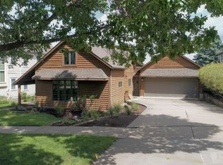 1008 S 3rd St, Burlington, IA 52601