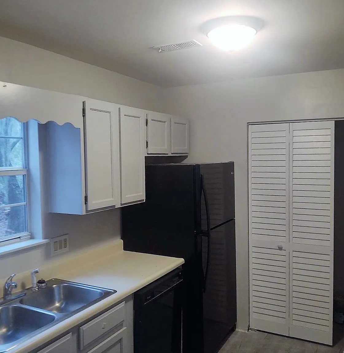 2 bed, 1.5 bath, 1024 sqft, $1,600 — Photo 3