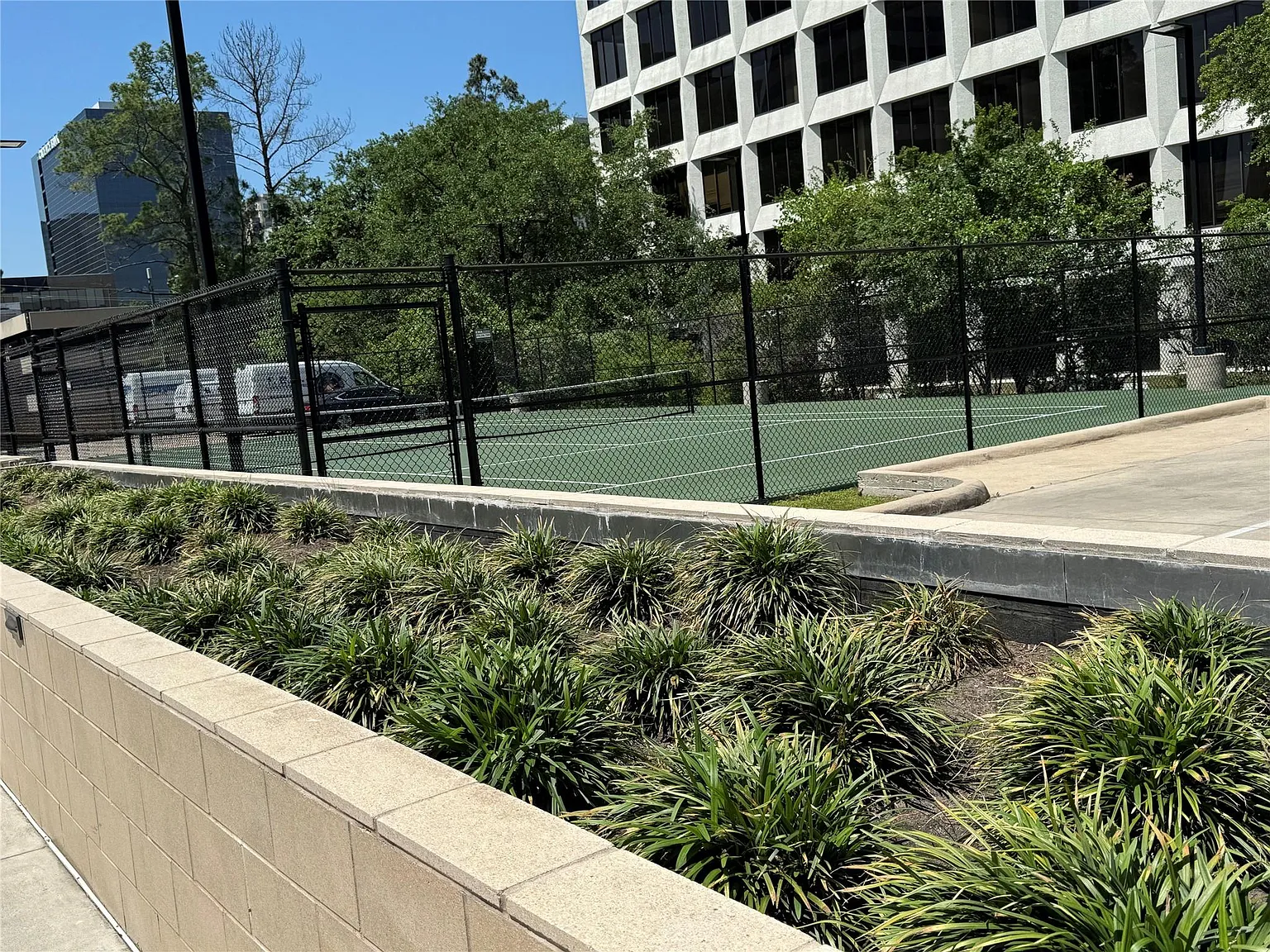 Park Square — Photo 2