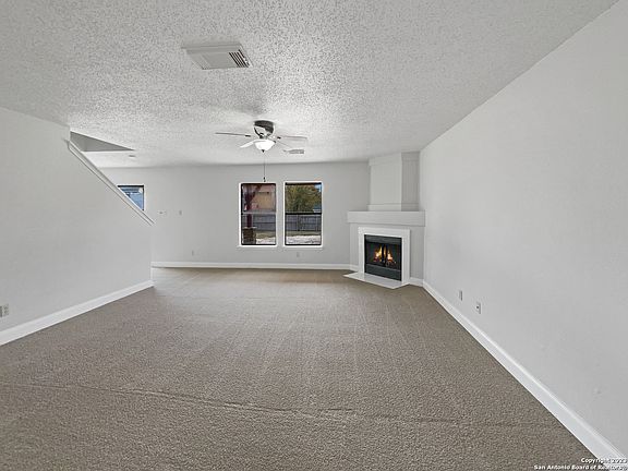 3rd image of 7934 BRONZEROCK DR