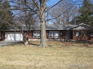 1011 Edgewood Dr, Jerseyville, IL 62052