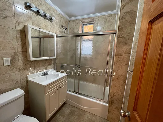 Rented by Metropolis International Realty Inc. | media 10