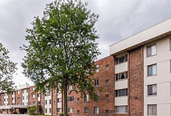 2nd image of 841 N York St APT 432