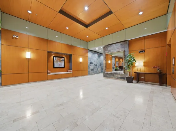 208 W Washington St, Chicago, IL