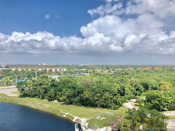 5th image of 16385 Biscayne Blvd Unit 1002