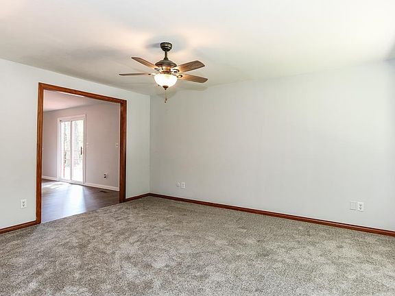 4th image of 7972 Thistlewood Ct