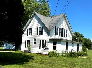 200 8th St, Marengo, IL 60152