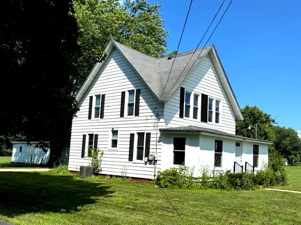 200 8th St, Marengo, IL 60152