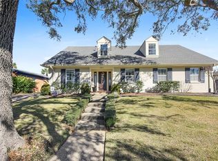 543 Robert E Lee Blvd, New Orleans, LA 70124
