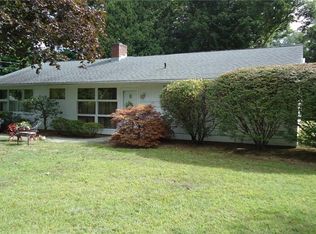 6 Circle Dr, Mount Kisco, NY 10549