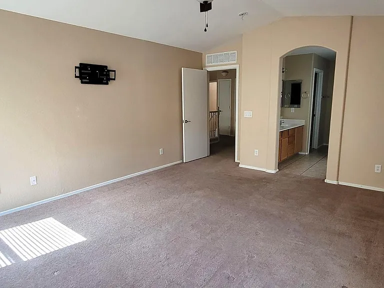 17440 W Caribbean Ln — Photo 6