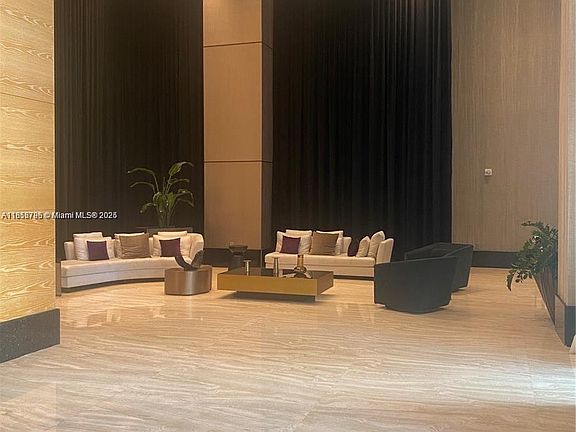 5th image of 950 Brickell Bay Dr