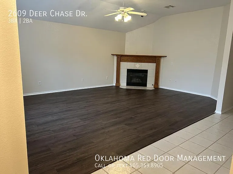 2609 Deer Chase Dr — Photo 2